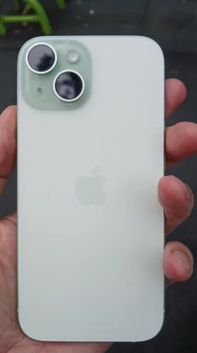 iPhone 15