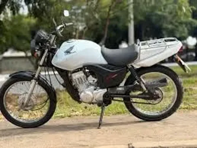 Moto honda cargo, surper conservada. Nunca foi usado para trabalho. Economica é confiável 