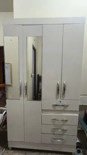 Guarda-Roupa 4 Portas com Espelhos Branco Ótimo Estado