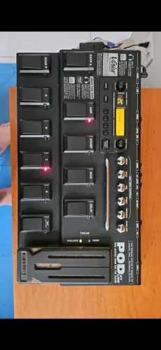 Pedaleira Pod XT Live - Line 6