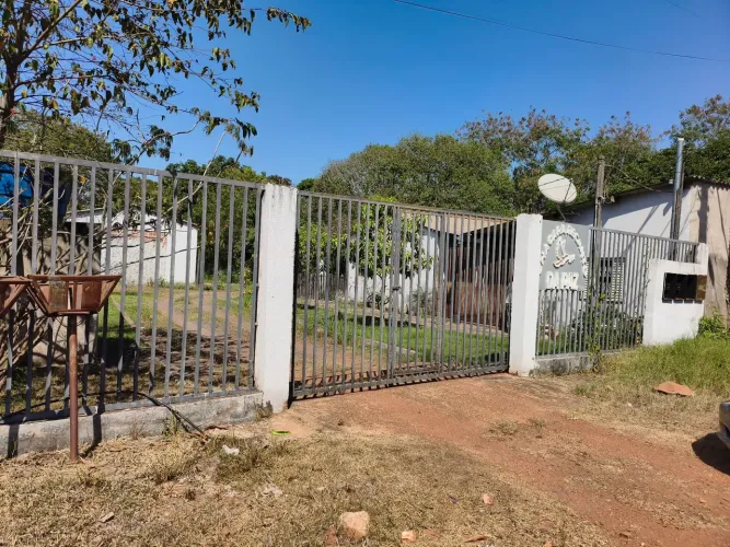 Oportunidade, Vendo Chácara com 9 hectares com 4 casas e 1 barracão.