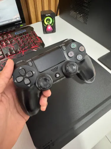 PlayStation 4 Slim completo com controle e jogos, passo cartão