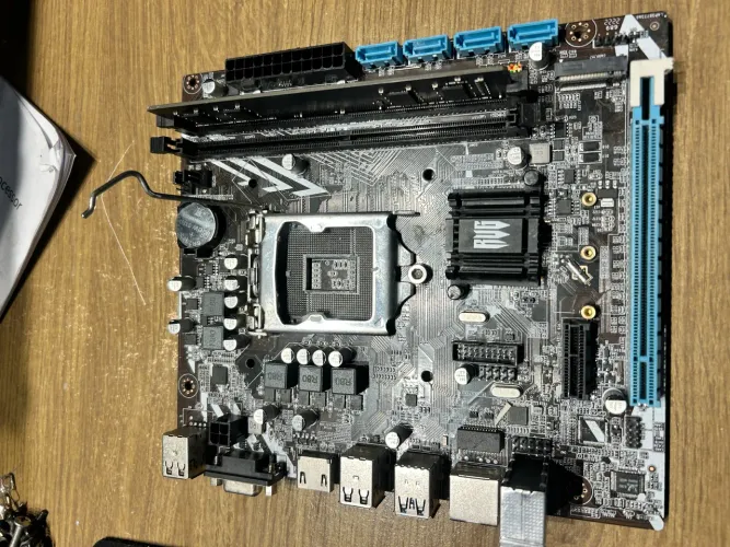 Placa mãe H110 ddr4 + 4 gb RAM