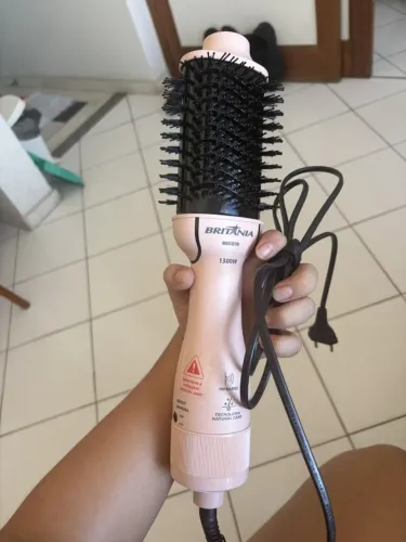 Escova Secadora Britânia 1300W | Cor Rosa | 4 em 1