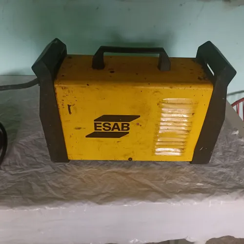 Máquina de solda esab