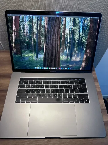 MacBook Pro i9 32GB RAM 1TB DE SSD 