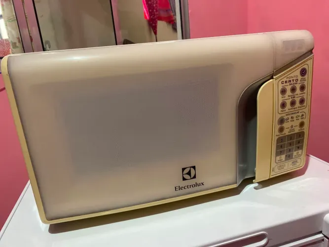 Micro-ondas Electrolux Ponto Certo - Funcionando Bem
