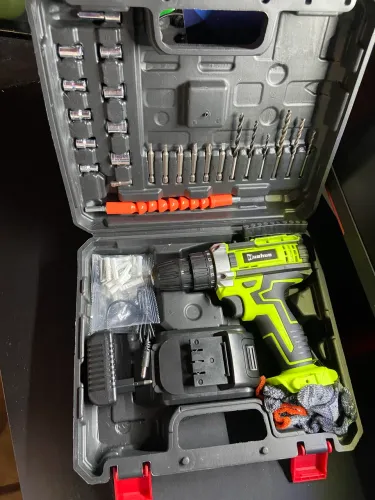 PARAFUSADEIRA E FURADEIRA A BATERIA - KIT COMPLETO! (NOVO, NEM USADO)