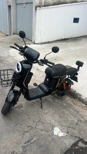 Vendo moto x900 novaaa