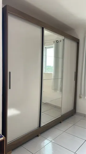 Guarda-roupa casal