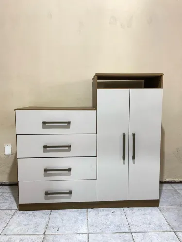Cômoda Semi Nova