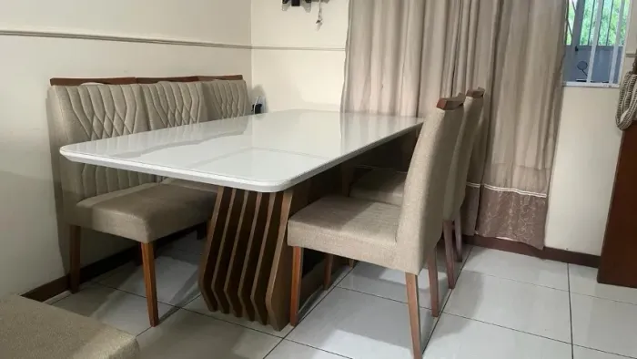 Mesa de Jantar 6 cadeiras lindíssima