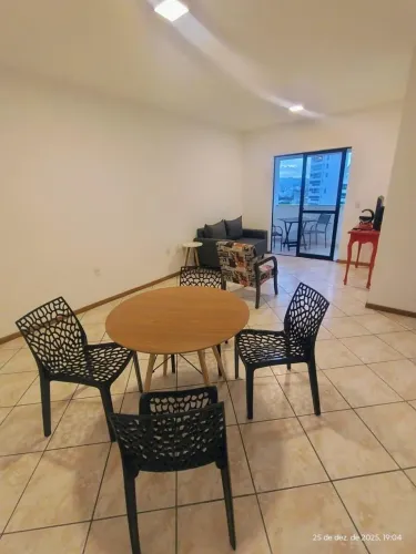 Apartamento Quadra Mar 2 Quartos com Sacada Balneário Camboriú