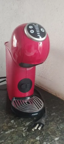 Máquina de Café Dolce Gusto Gênio S Plus Vermelha