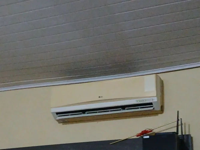 Vende se esse ar condicionado