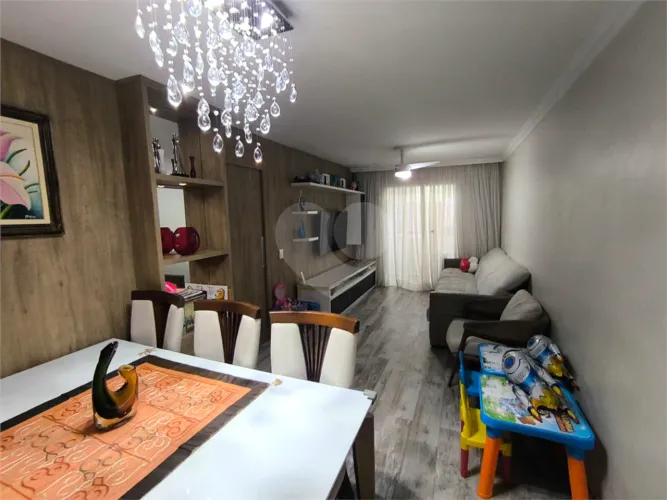 Apartamento à venda com 3 quartos, sendo 1 suíte, no condomínio Lyon, São Paulo - SP