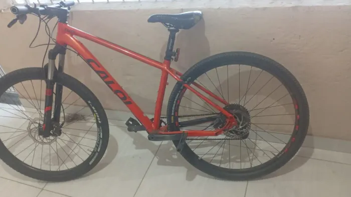 Bicicleta Caloi de alumínio,aro 29