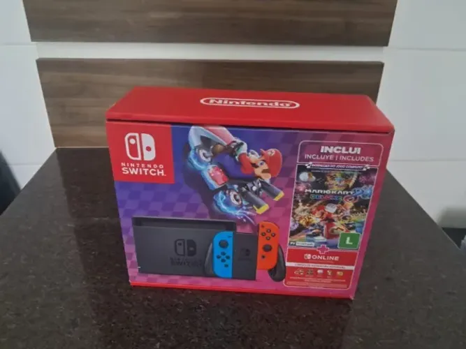 Bundle Nintendo Switch + Mario Kart 8 Deluxe + 3 Meses de Assinatura Nintendo Switch Onlin