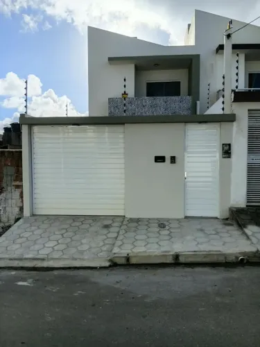 Alugo casa duplex