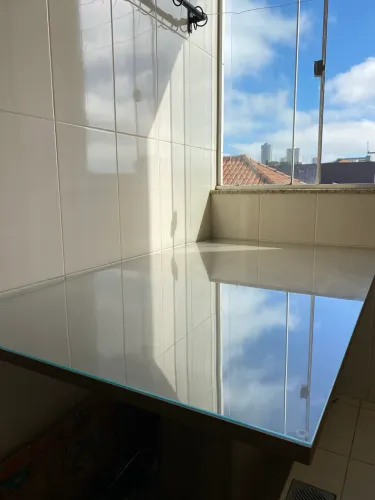 Mesa com 6 cadeiras