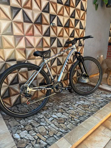 Bicicleta GTA Aro 29 ? Bem Conservada