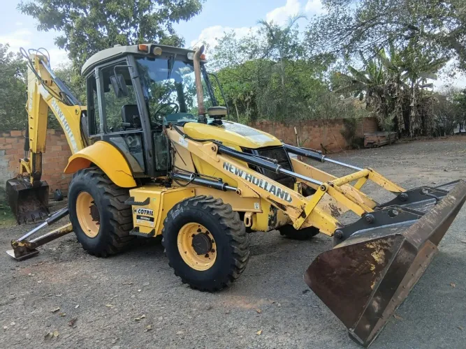 Vendo Retro Escavadeira New Holland B90B 2013