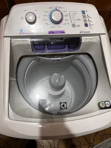 Máquina de lavar Electrolux 10,5 kg - R$ 1.000