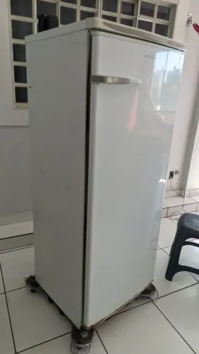 Geladeira Dako em perfeito estado de funcionamento