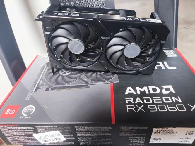 ASUS DUAL 9060XT 8GB