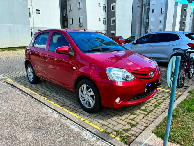 Toyota Etios X 1.3 Flex 16V 5P Mec. 2014