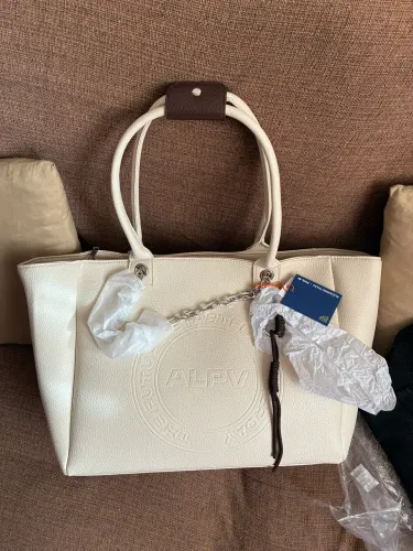 Bolsa Maxi Shopper Off White Alexandre Pavão x Riachuelo