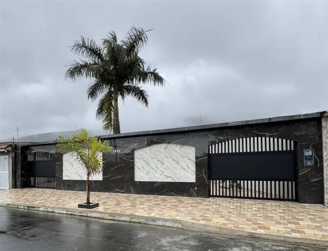 CASA COM 435,00 m² - SOLEMAR - PRAIA GRANDE SP