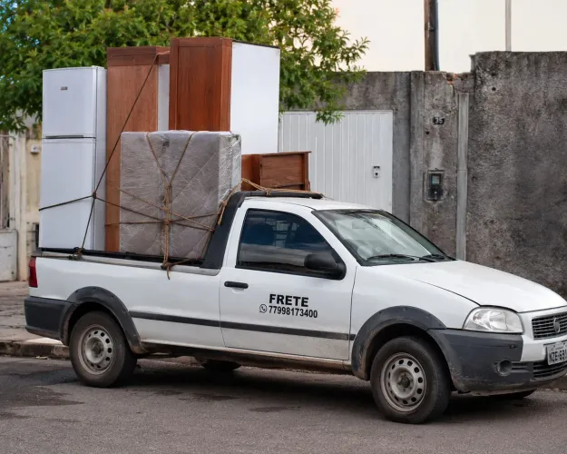 Frete, mudanças e montagem de móveis 