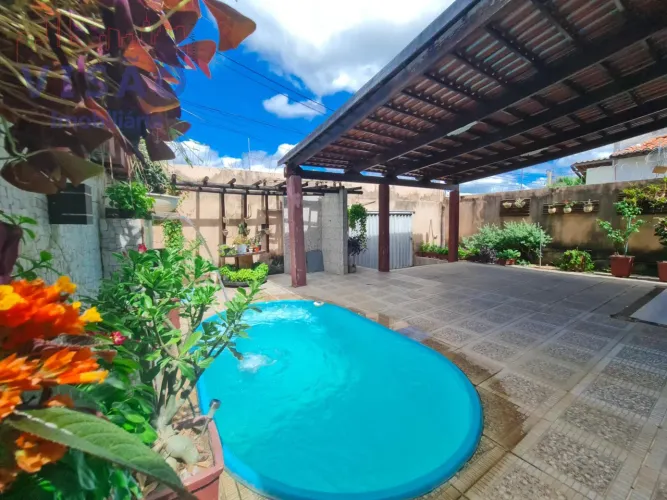 Casa com 3 quartos e área de lazer com piscina , Cidade Jardim