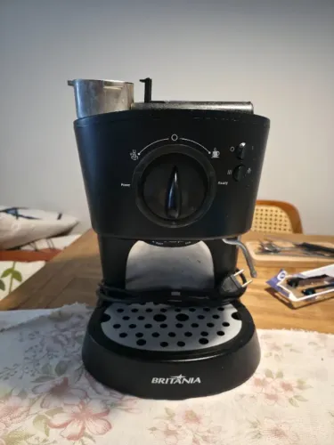 Cafeteira espresso Britania 15B