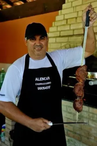 Empresa contrata churrasqueiro com experiência!