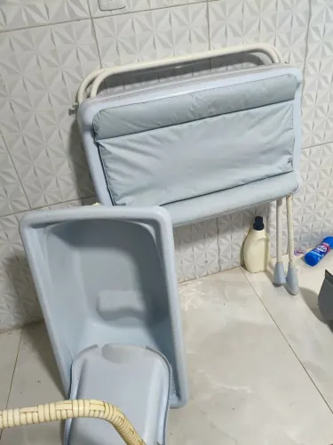 Berço com trocador e suporte, completo