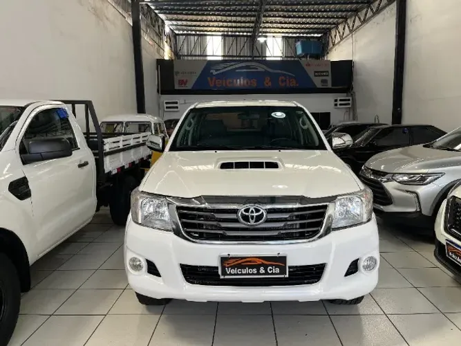 Toyota Hilux CD SR D4-d 4X4 3.0 TDI Dies Aut. 2015