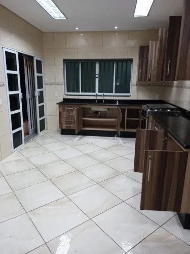 Casa a venda com 3 Dormitórios, sendo 1 Suite, 2 Vagas, em Parque Santa Laura por R$ 530.0