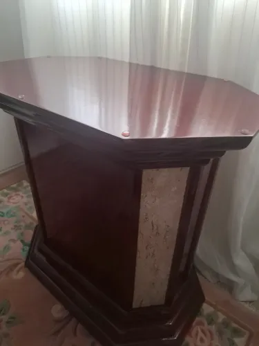 Base em madeira para sala de jantar