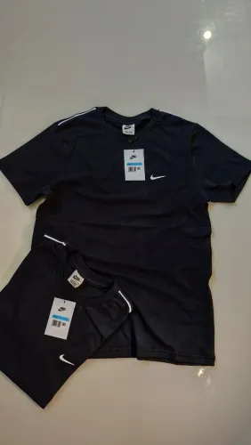 Camiseta Básica Nike Preta - Masculina