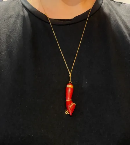 Pingente figa vermelha ouro 16k