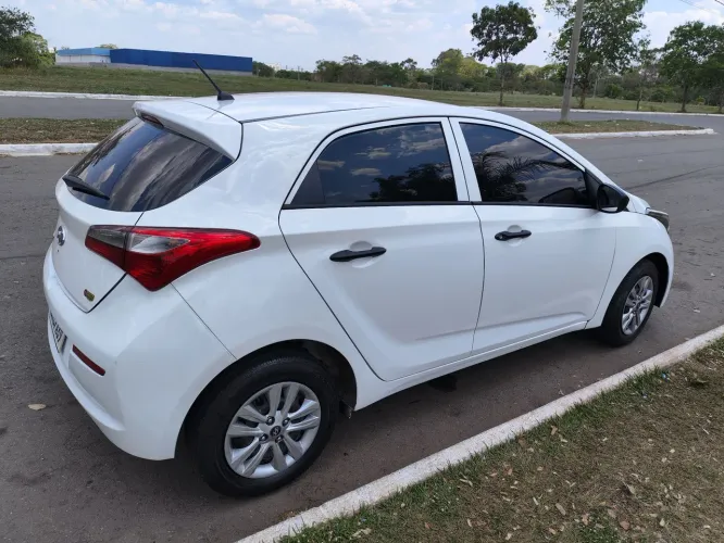 Hyundai HB20 Unique 1.0 Flex 12V Mec. 2019