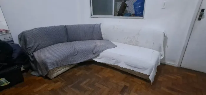 SOFÁ DE CANTO/L - USADO - R$ 200