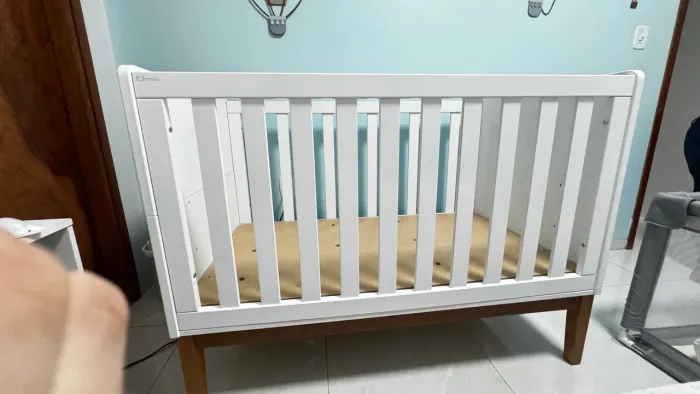 Berço Matic que vira mini cama