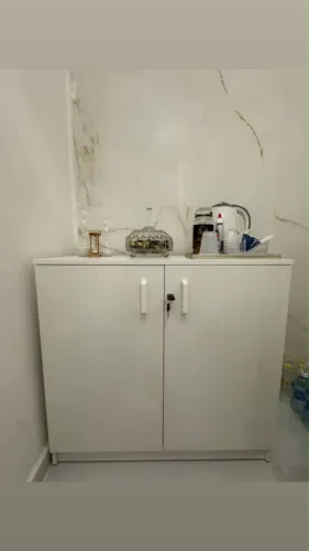 Armário com 2 portas e chave 