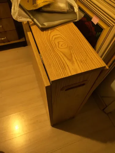 Mesa abre e fecha de madeira