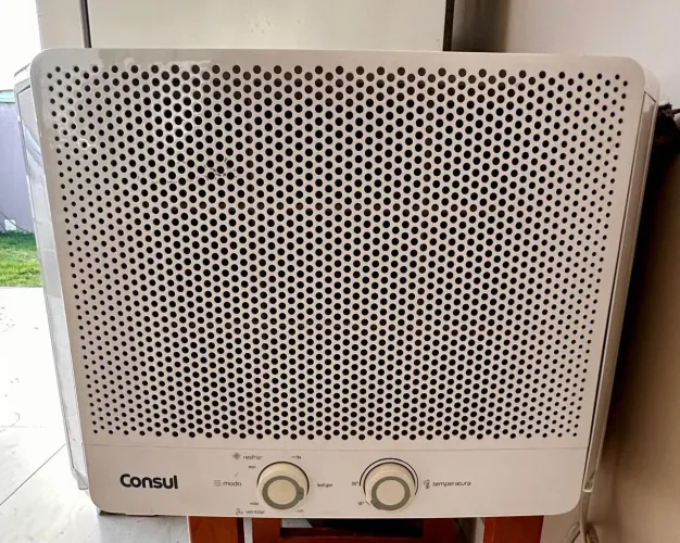 Vendo ar-condicionado 10mil btus <br>220V<br>Motivo: local novo já tem split. <br><br>R$ 1.200