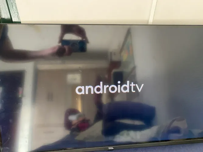 Tv TCL 32 - led riscado