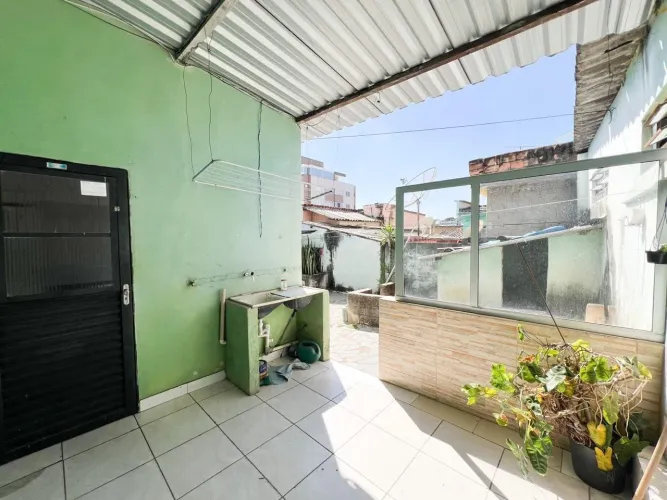 CASA DE FUNDOS I LOCAÇÂO | 02 QUARTOS